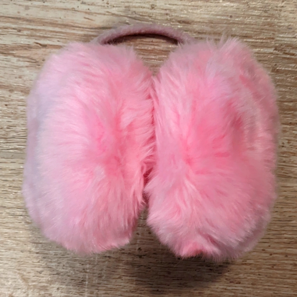 Pink earmuffs 🍨